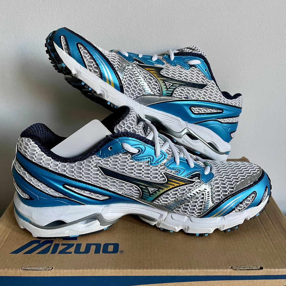 2009 Mizuno Wave Rider 12 – Eclectic Heat