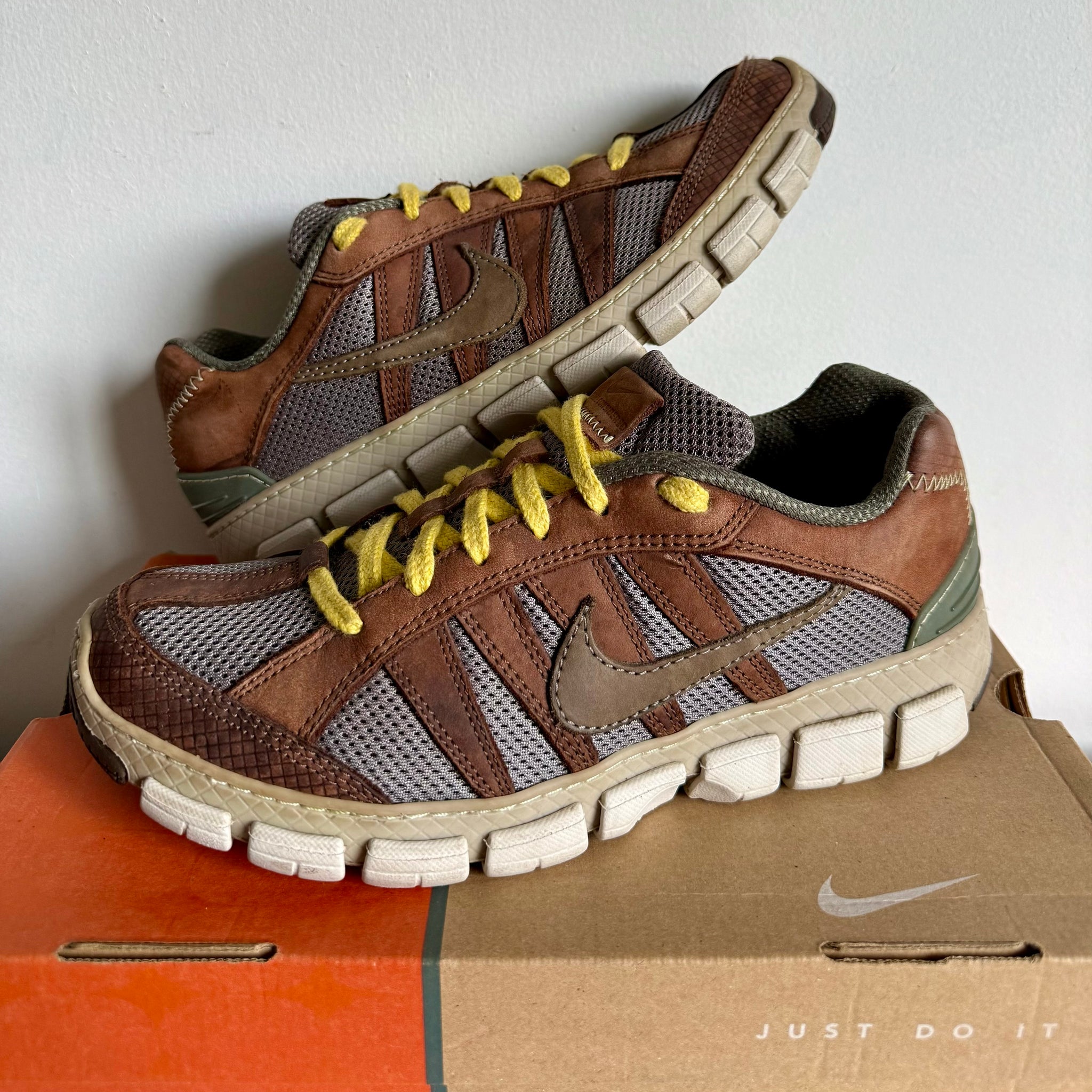 2005 Nike Considered Chukka Boot Baroque Brown/Iron – Eclectic Heat