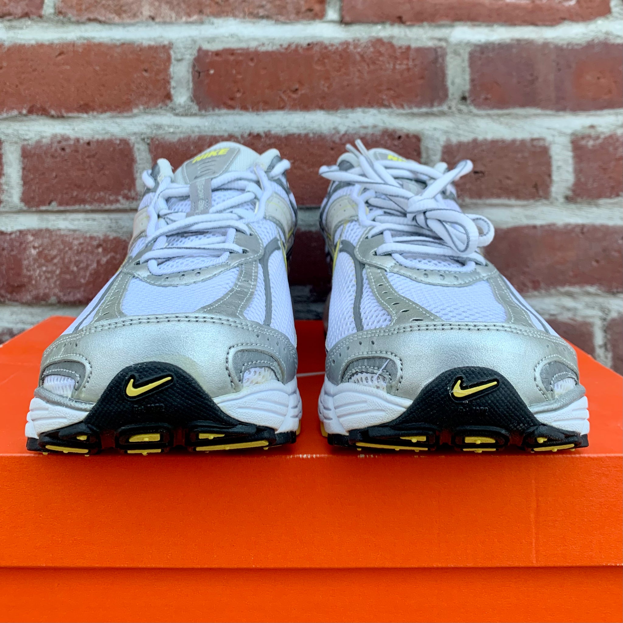 2007 Nike Wmns Air Max Moto+ 5 White/Ozn-Metallic Silver 