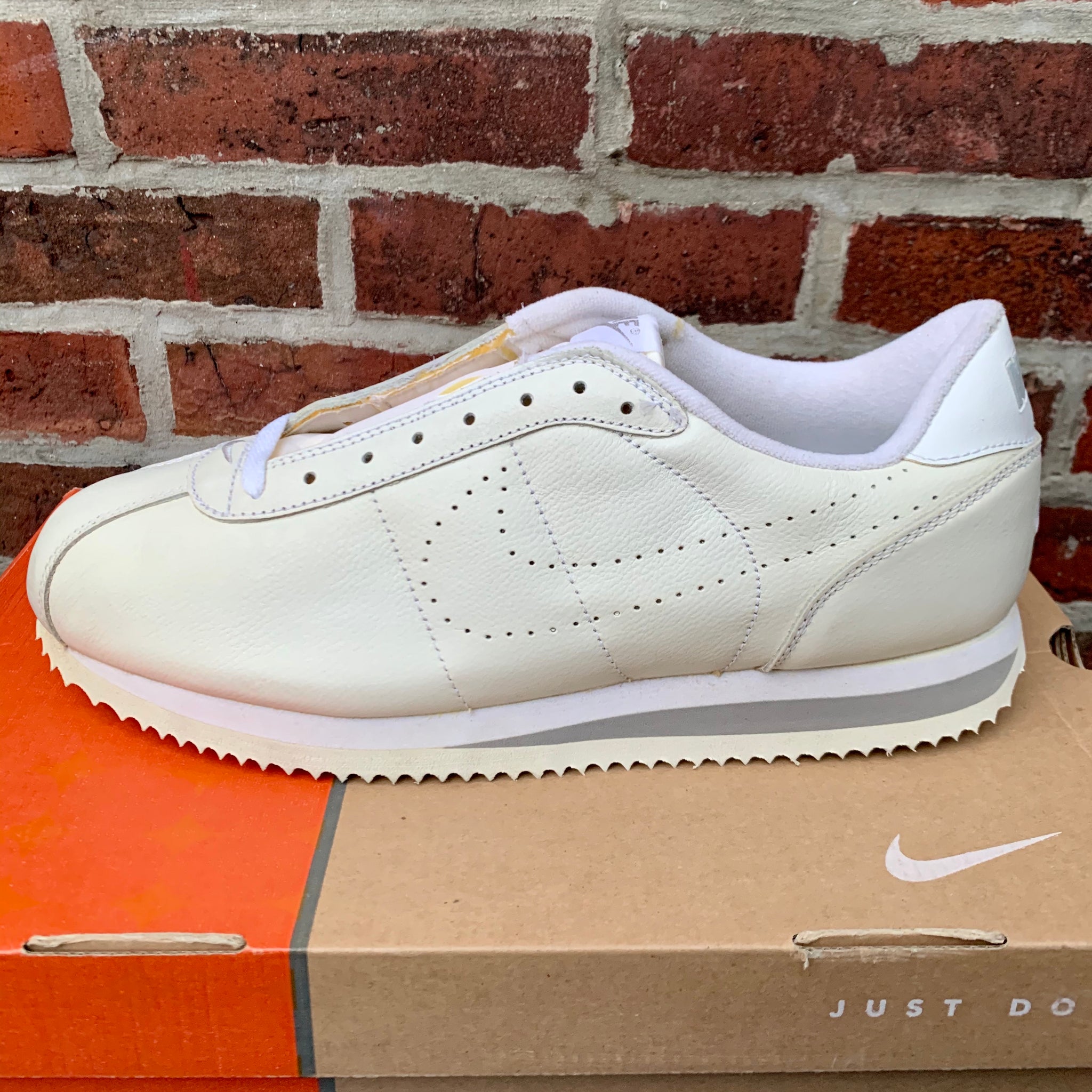 Nike cortez b Clearance
