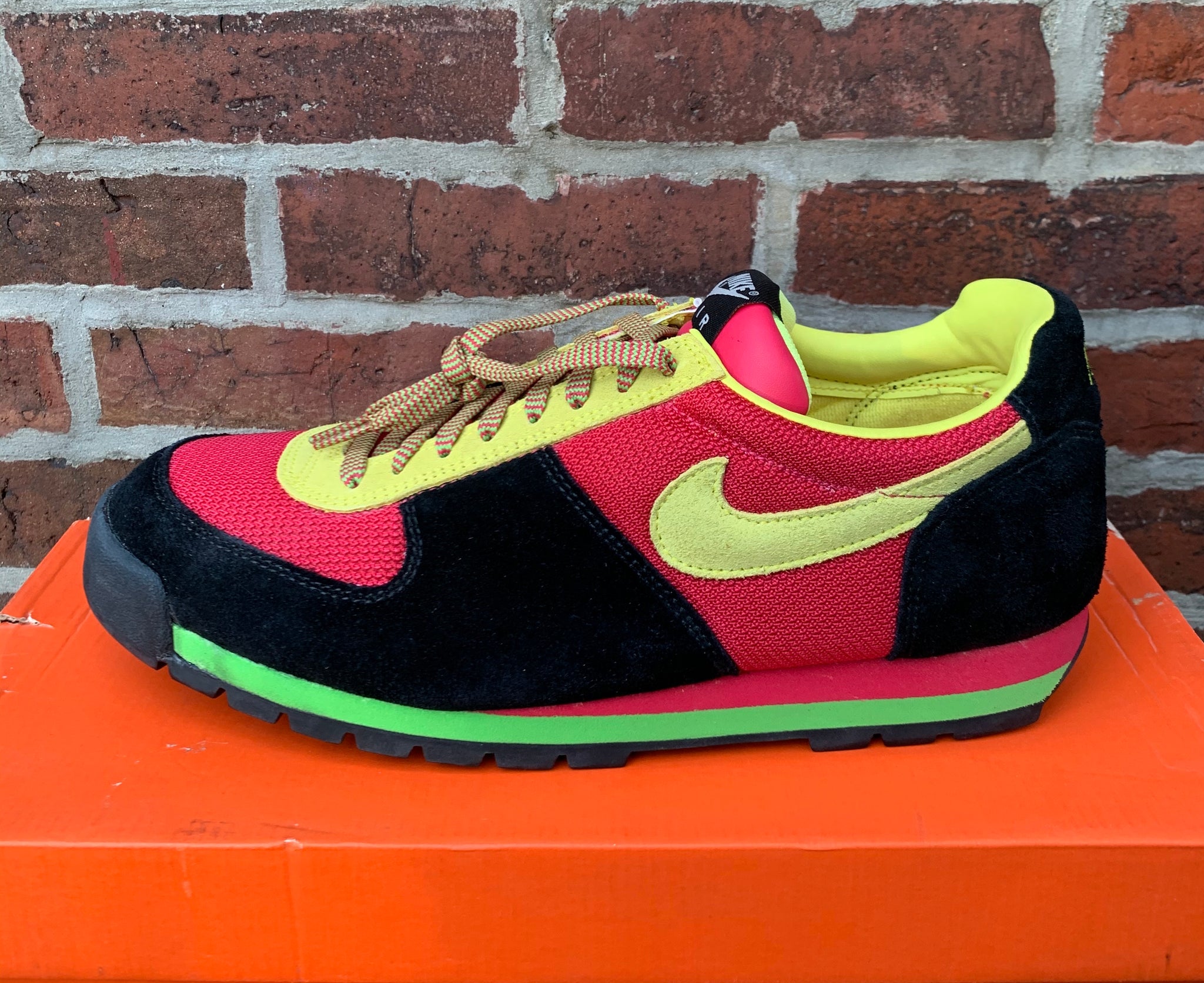 2006 Nike Air Lava Dome (ACG) Black/Volt Yellow-Rose Coral